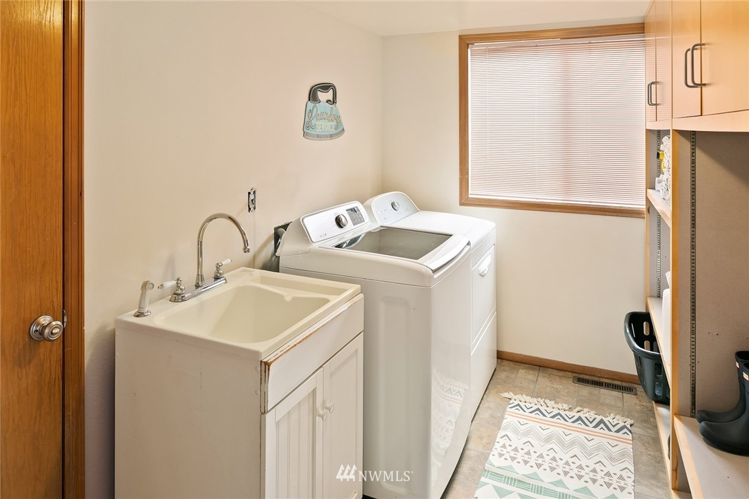 1814 Chelan Place Northeast Renton, WA 98059 - Photo 29 of 34 Gallery Image 29