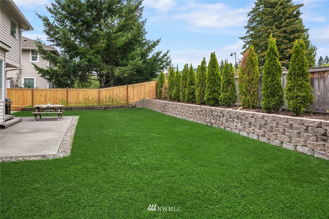 1814 Chelan Place Northeast Renton, WA 98059 - Photo 32 of 34 Gallery Image 32