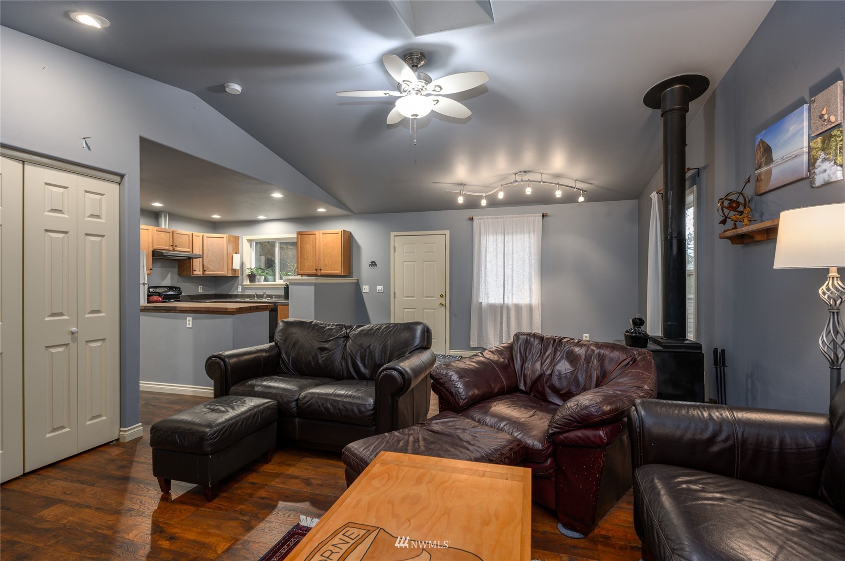 719 W Road Sedro-Woolley, WA 98284 - Photo 4 of 22 a living room with furniture and a ceiling fan