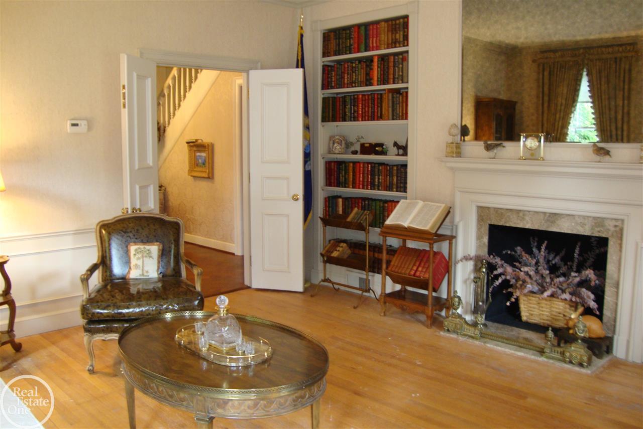 86 Lothrop Road Grosse Pointe, MI 48236 - Photo 15 of 28 31355561-14.JPG