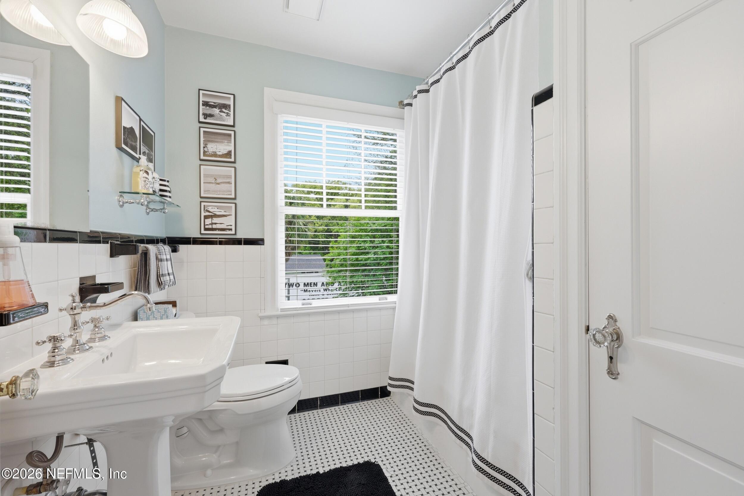 1375 Morvenwood Road Jacksonville, FL 32207 - Photo 14 of 27 Tastefully updated classic bath