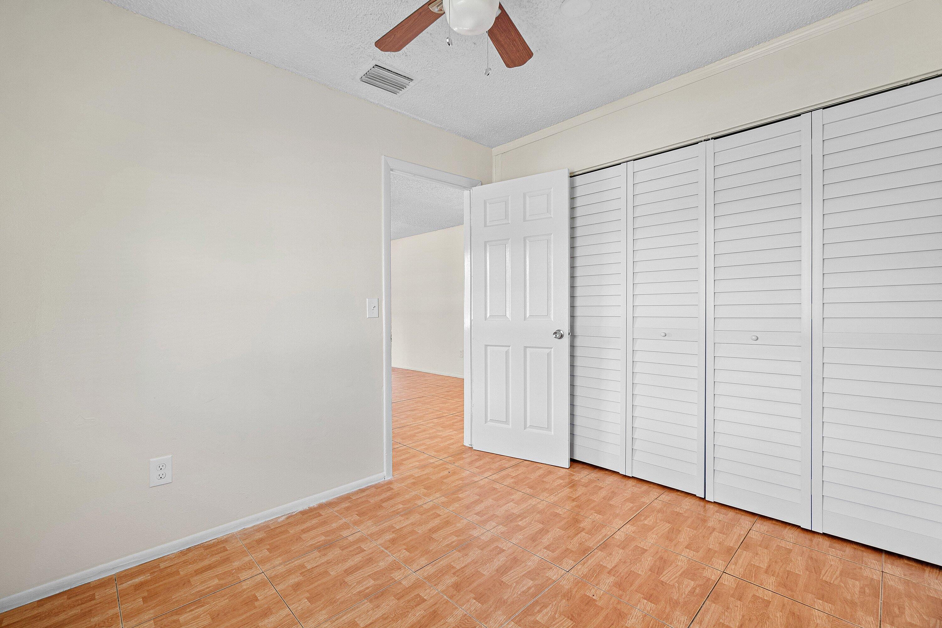 4766 Gulfstream Road Lake Worth, FL 33461 - Photo 20 of 24 020-4766GulfstreamRoad-LakeWorthBeach-FL