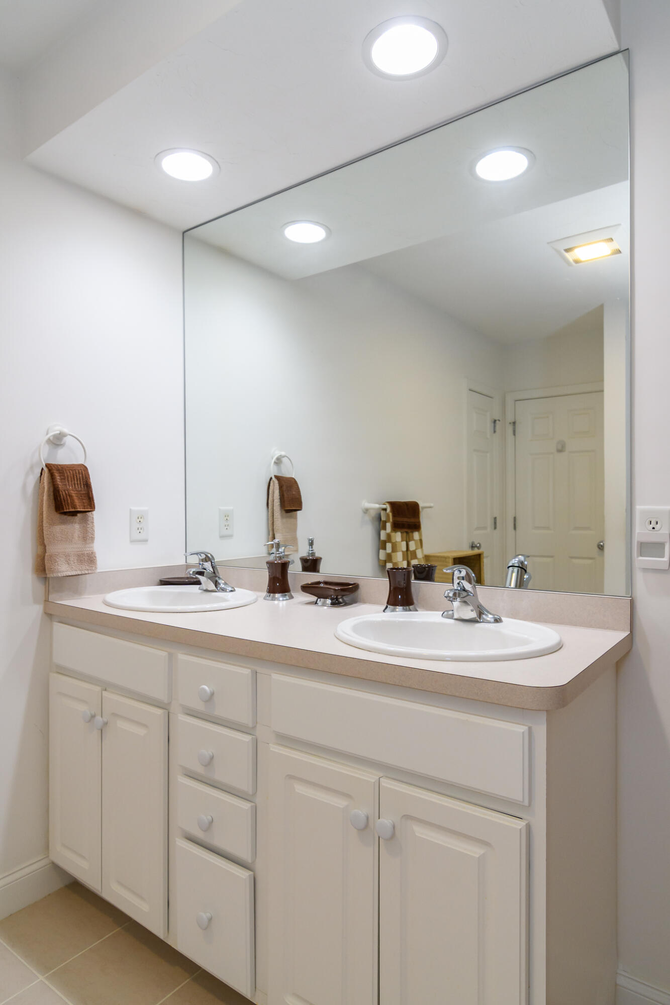 6 Hollyhock Knoll Court Buzzards Bay, MA 02532 - Photo 17 of 27 Primary Bath A_WEB