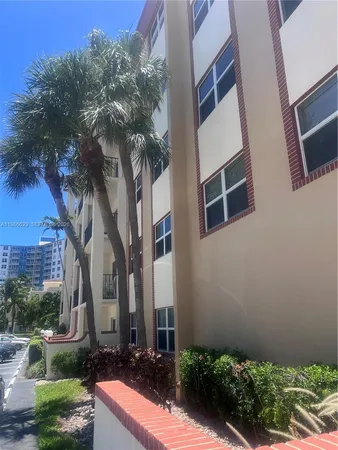 $2,500 | 400 North Riverside Drive, Unit 503, Pompano Beach, FL 33062