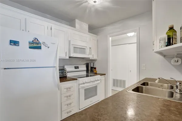 $2,500 | 400 North Riverside Drive, Unit 503, Pompano Beach, FL 33062