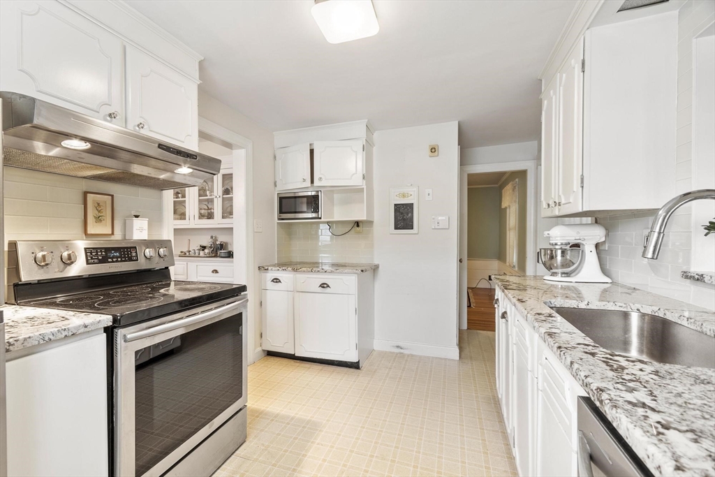 11 Whitla Drive Worcester, MA 01604 - Photo 6 of 32