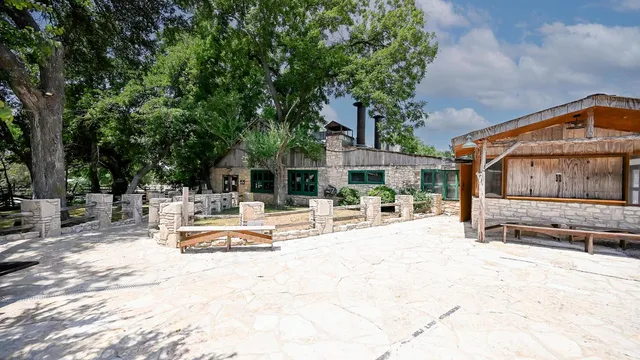 $1,049,900 | 145 Leaning Rock Ridge, Austin, TX 78737