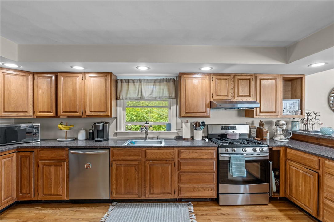 215 West Shore Drive Exeter, RI 02822 - Photo 21 of 39