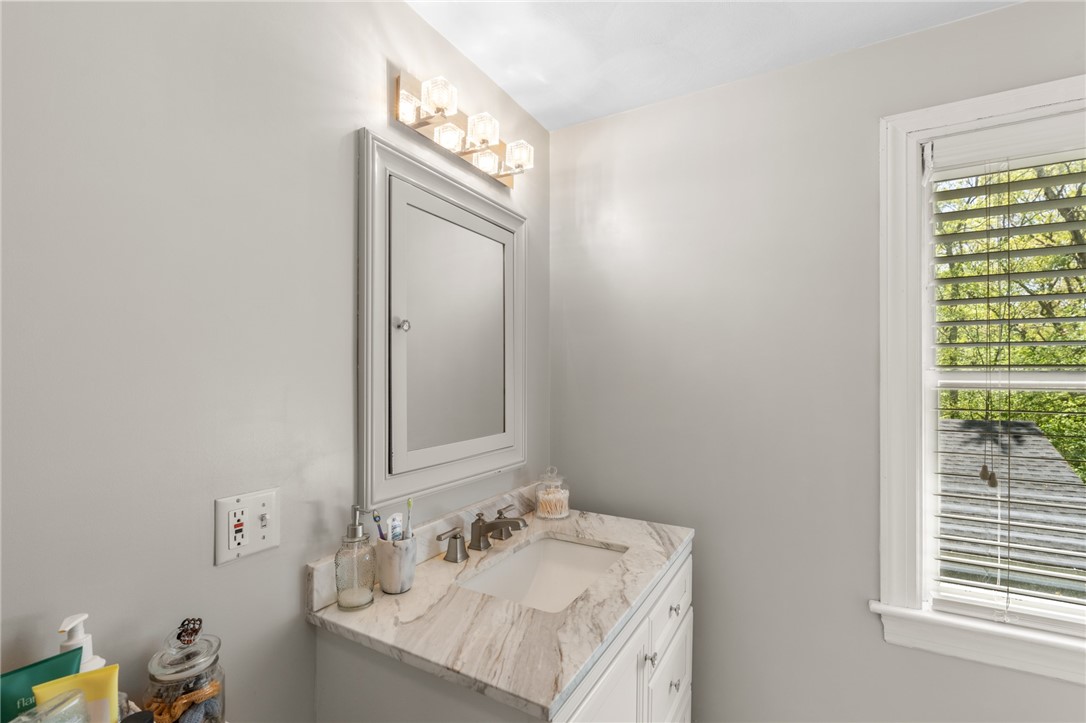 215 West Shore Drive Exeter, RI 02822 - Photo 30 of 39 Second Floor Bath