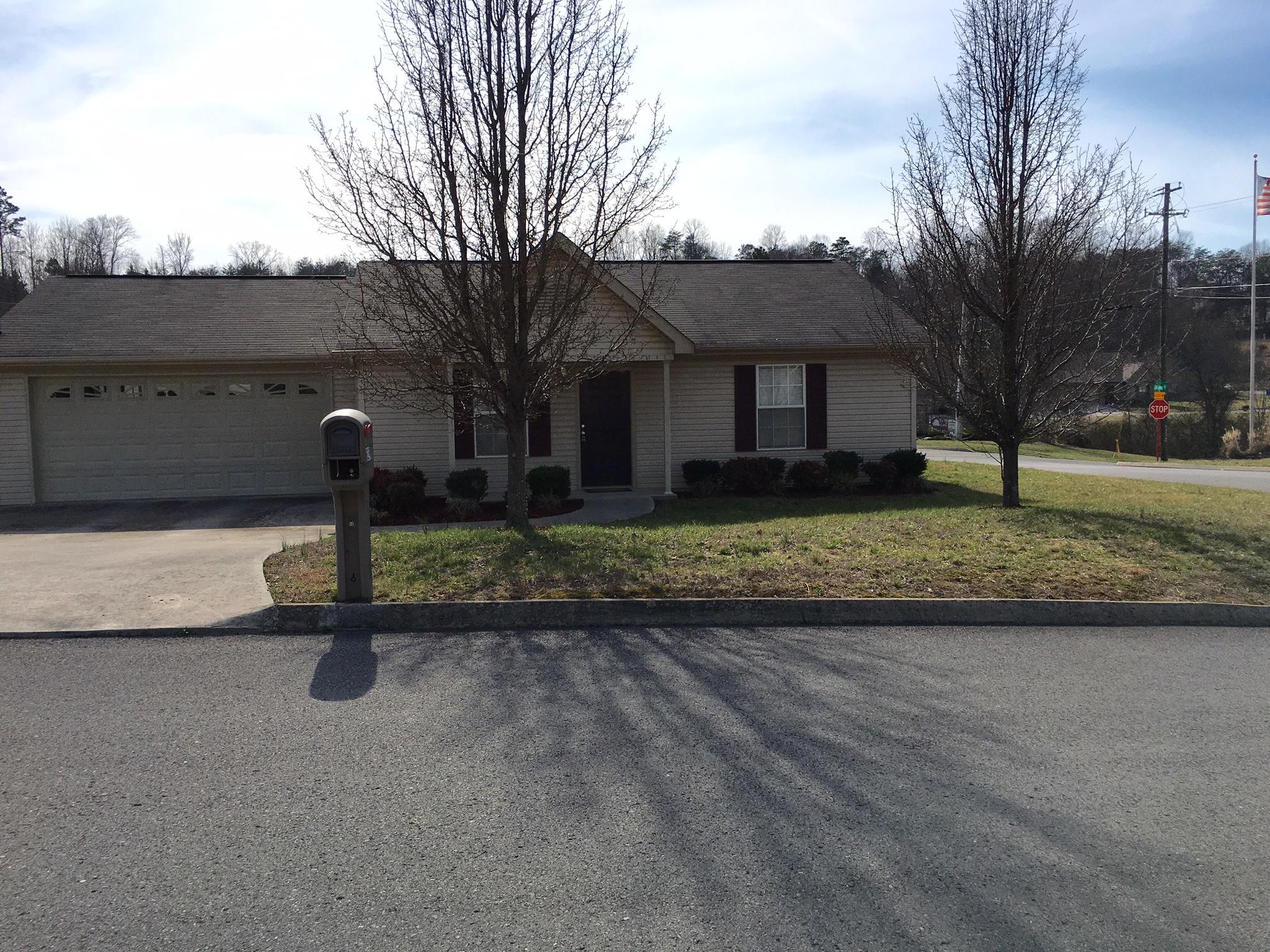 6246 Hugh Willis Road Powell, TN 37849 - Photo 2 of 18 2