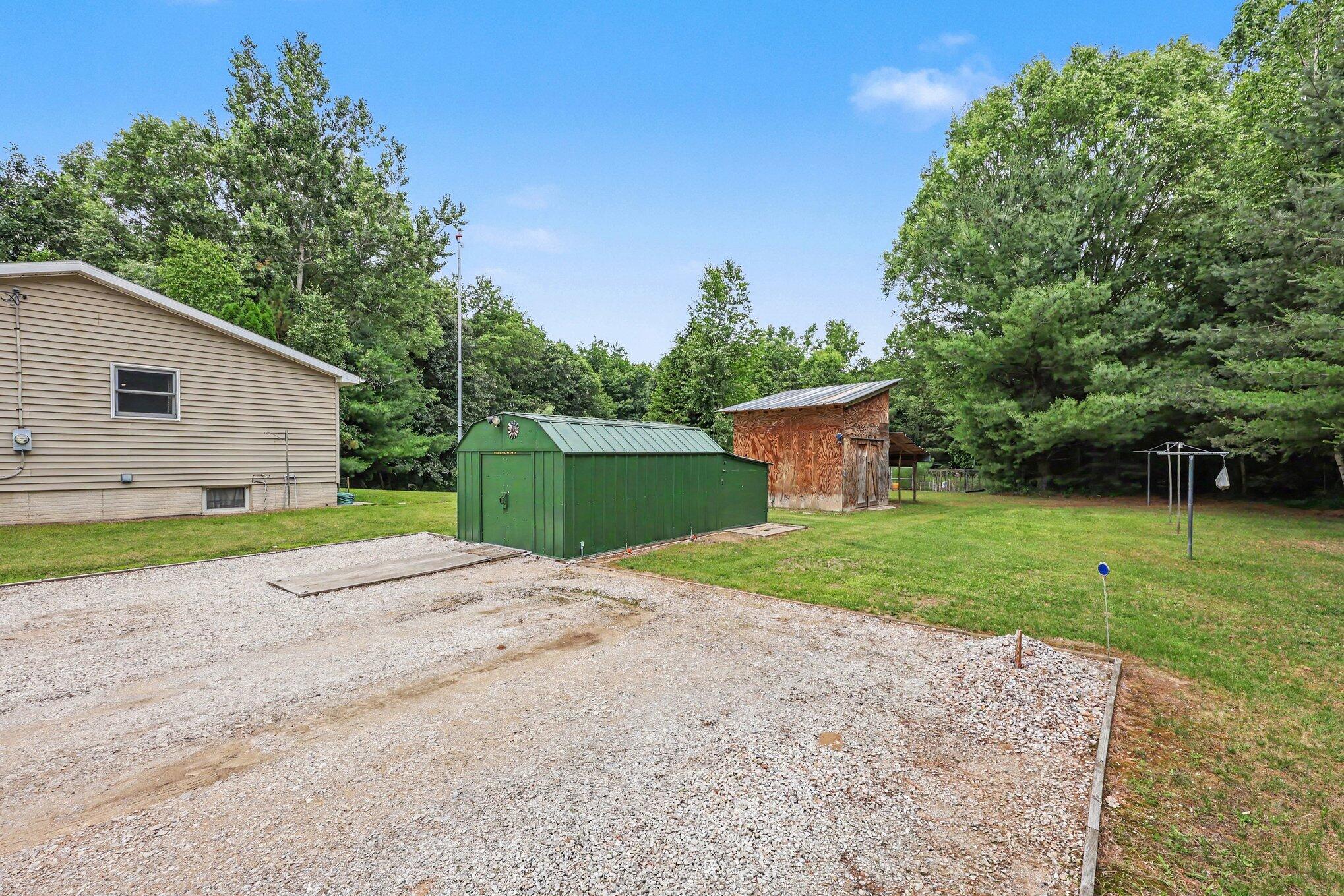 8202 Kennedy Road Munith, MI 49259 - Photo 23 of 39 021_file_2393