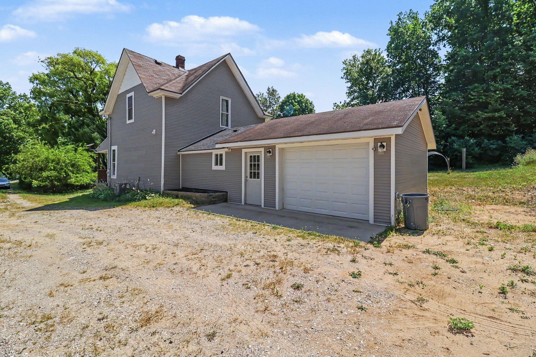 4619 South Morton Road Ludington, MI 49431 - Photo 26 of 34 side entry and garage