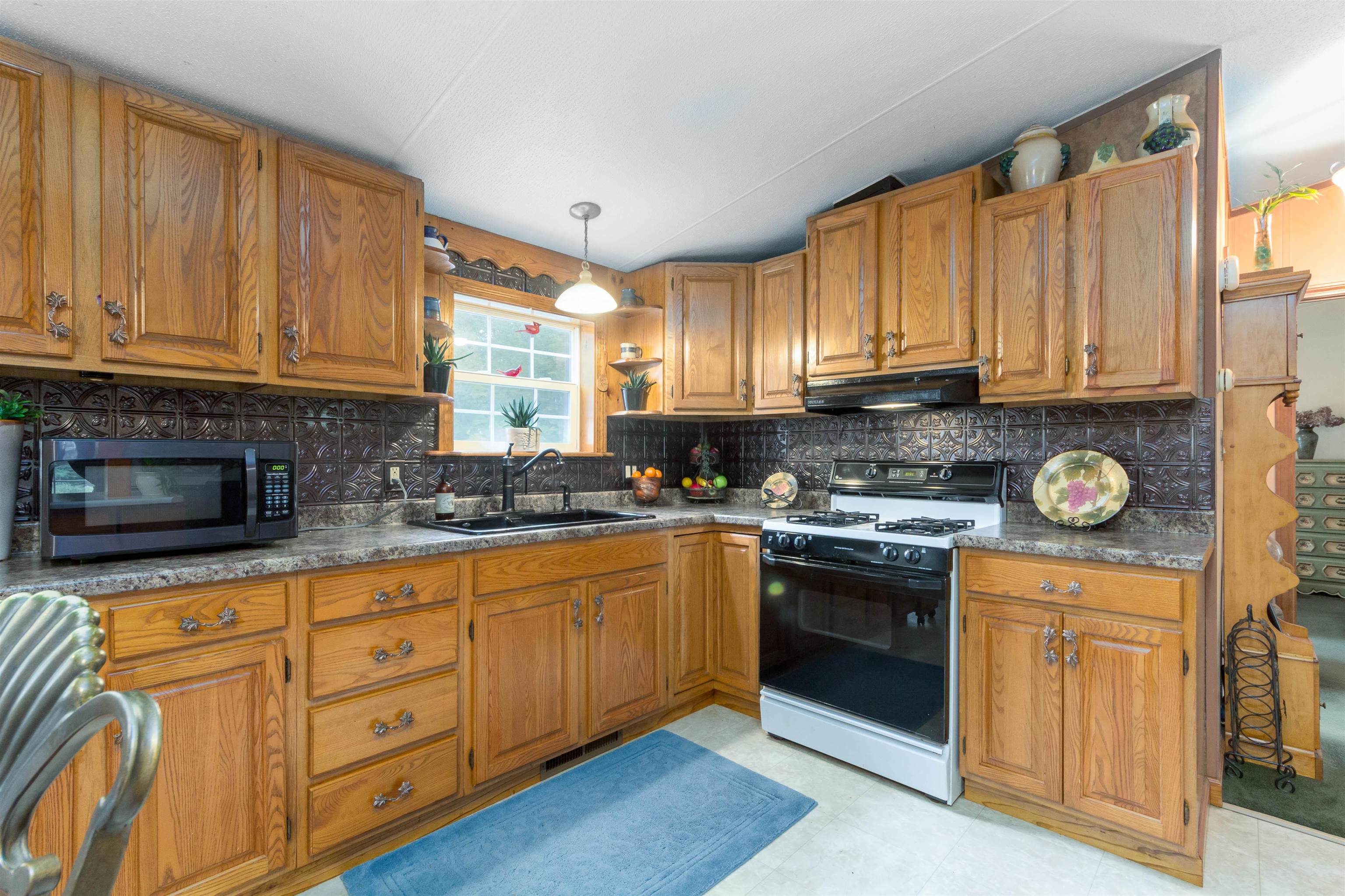 250 Bert White Road Huntington, VT 05462 - Photo 14 of 27 Gallery Image 14