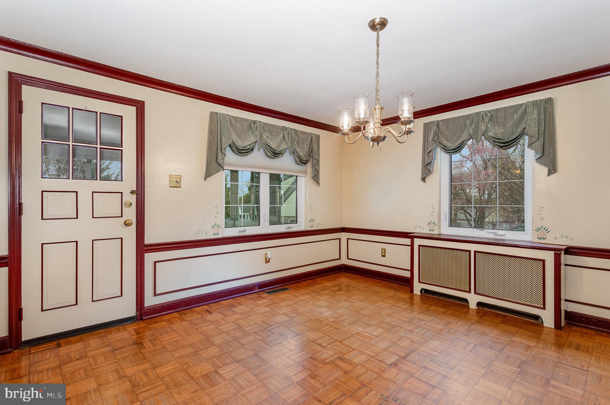 1900 Crescent Road York, PA 17403 - Photo 11 of 39 Dinning Room