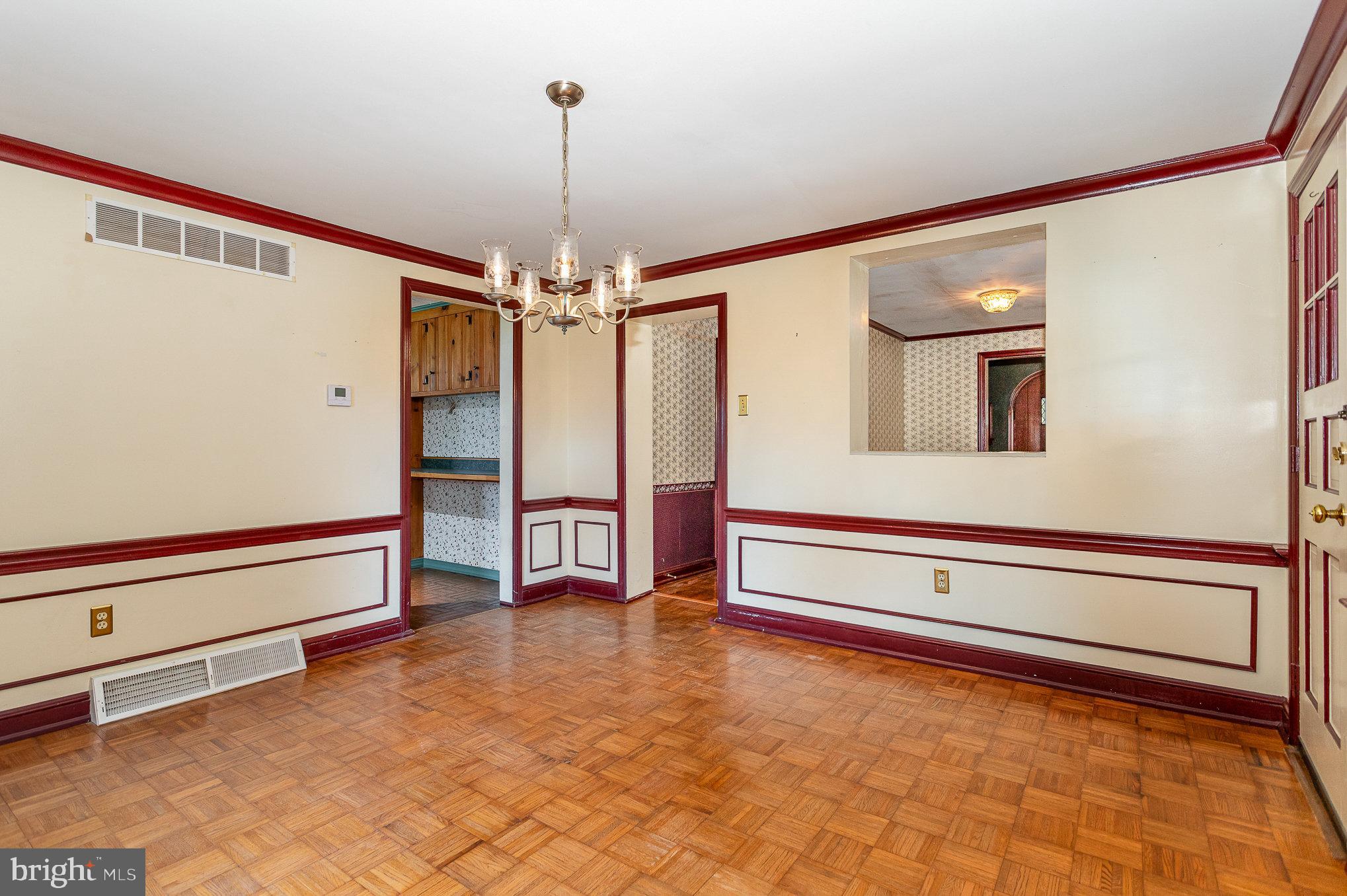 1900 Crescent Road York, PA 17403 - Photo 12 of 39 Dinning Room