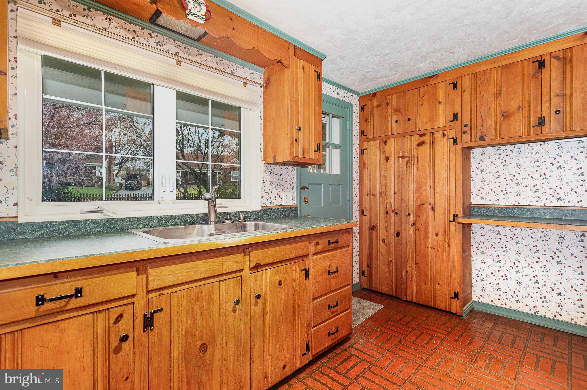 1900 Crescent Road York, PA 17403 - Photo 15 of 39