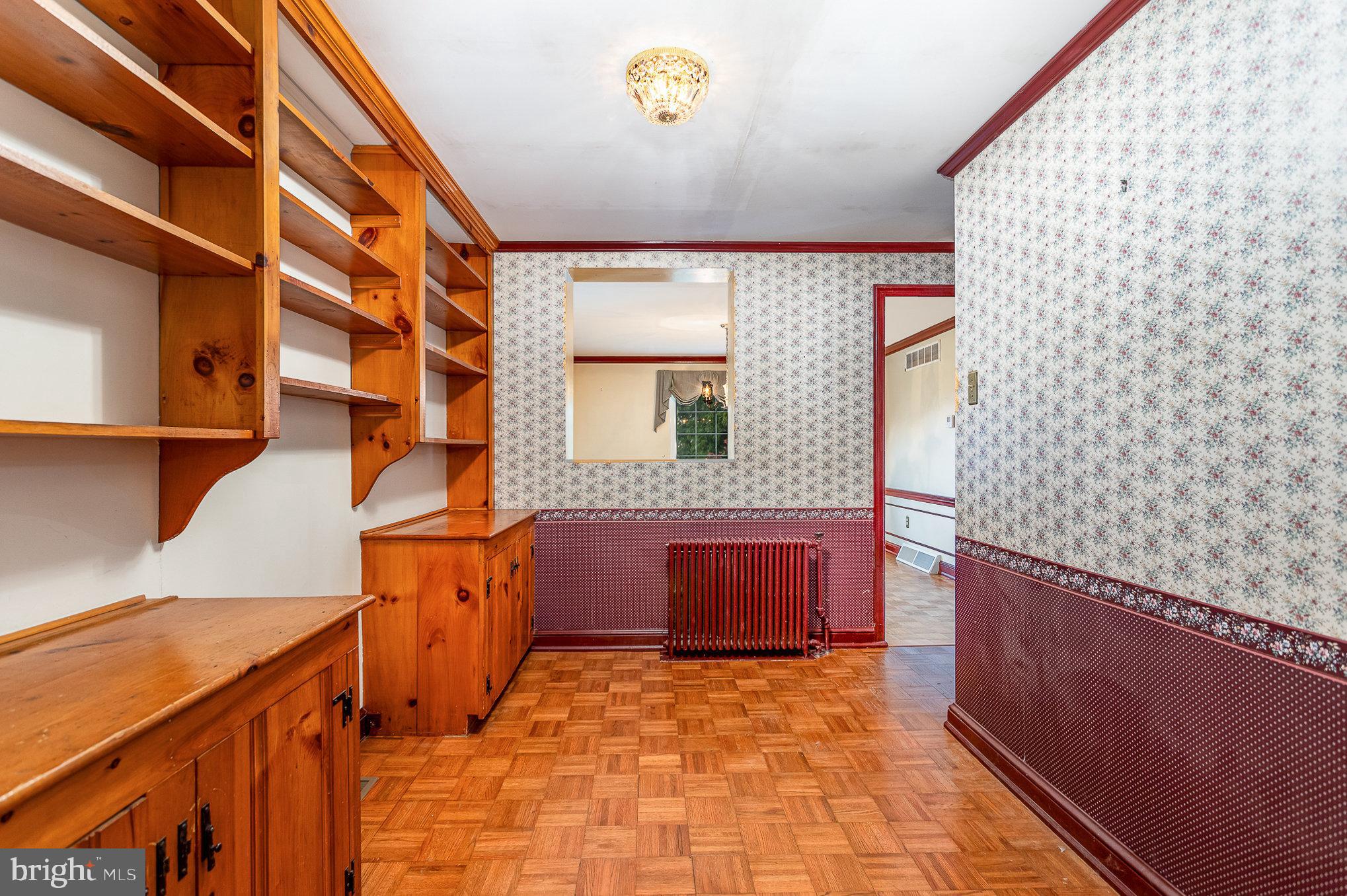 1900 Crescent Road York, PA 17403 - Photo 25 of 39 Hallway/ Library