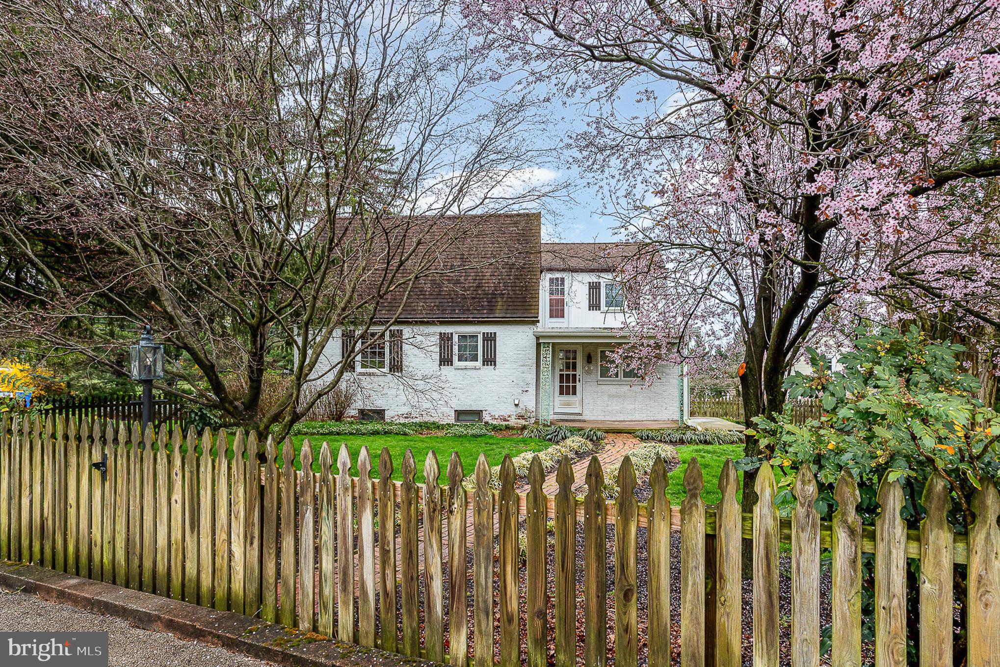 1900 Crescent Road York, PA 17403 - Photo 5 of 39