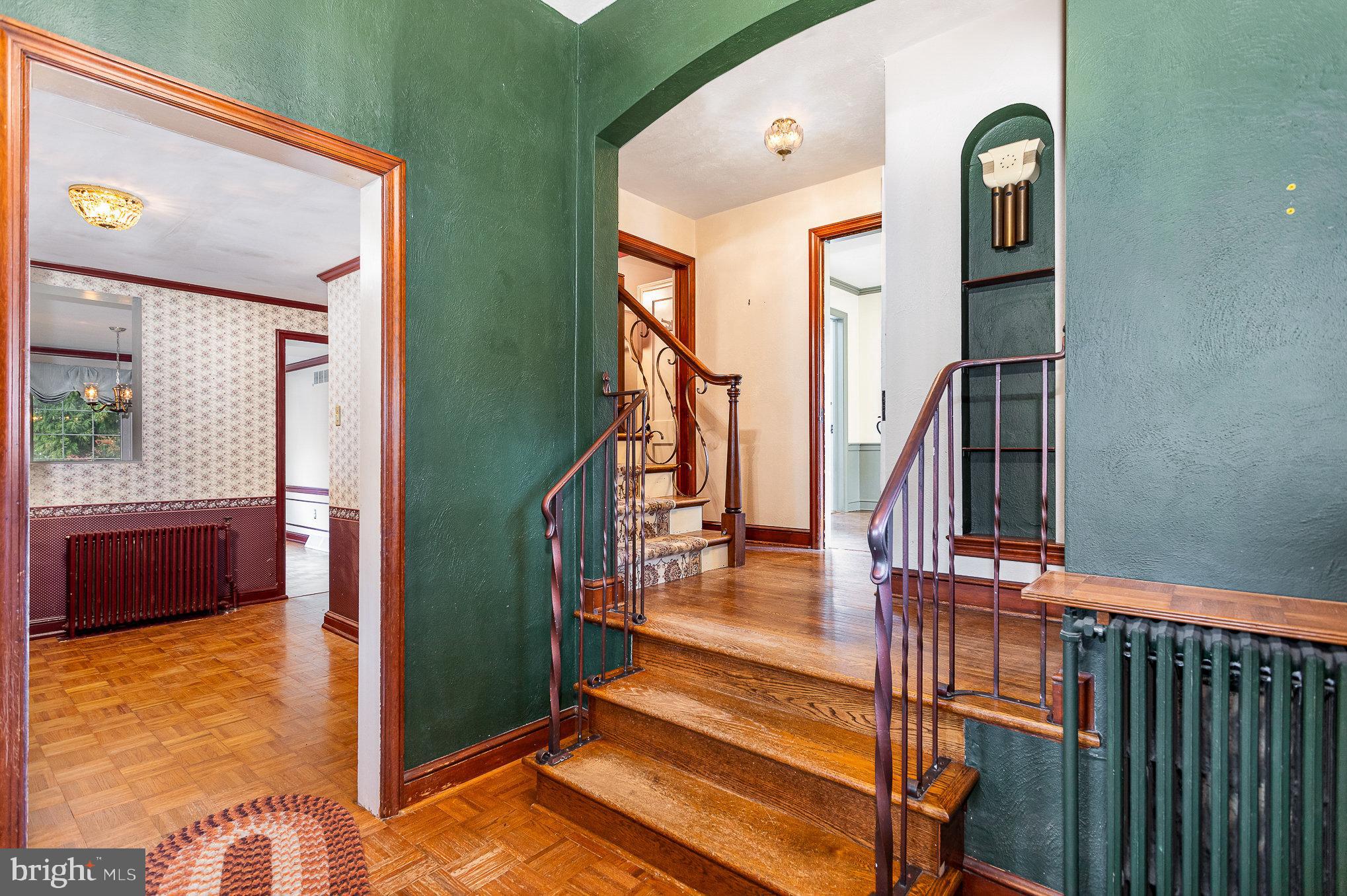 1900 Crescent Road York, PA 17403 - Photo 7 of 39 Front Entry