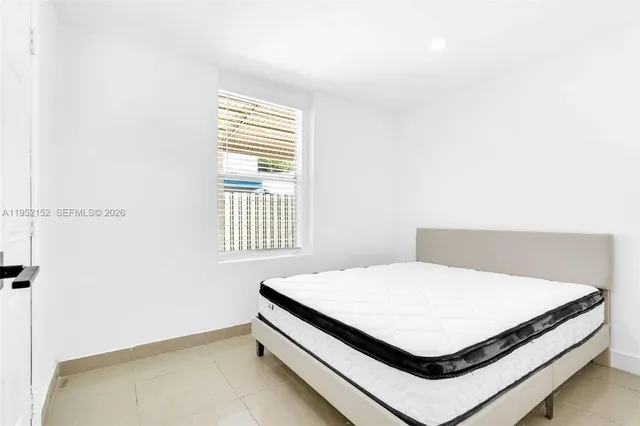 $2,995 | 2419 Coolidge Street, Unit 1, Hollywood, FL 33020