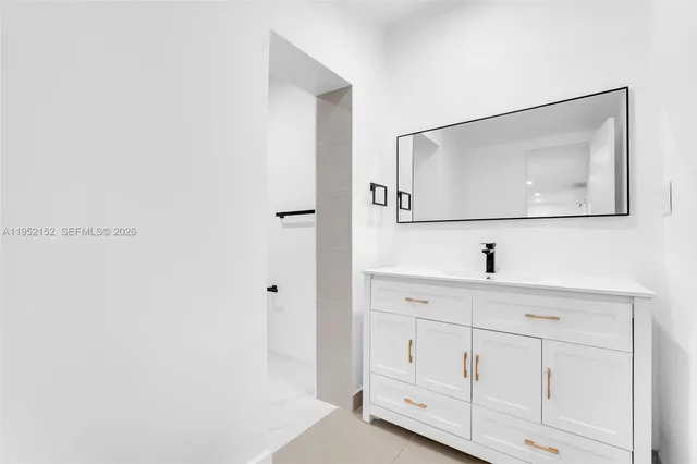 $2,995 | 2419 Coolidge Street, Unit 1, Hollywood, FL 33020