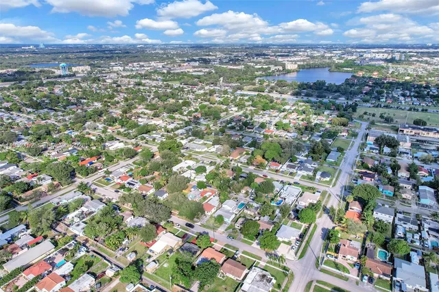 $2,995 | 2419 Coolidge Street, Unit 1, Hollywood, FL 33020