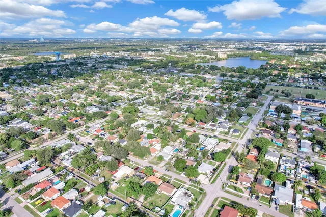 $2,995 | 2419 Coolidge Street, Unit 1, Hollywood, FL 33020