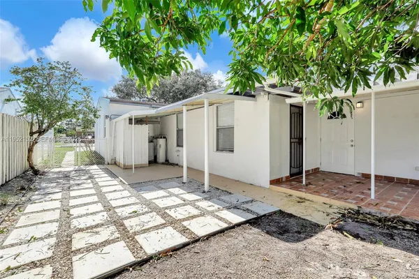 $2,300 | 2419 Coolidge Street, Unit 1, Hollywood, FL 33020
