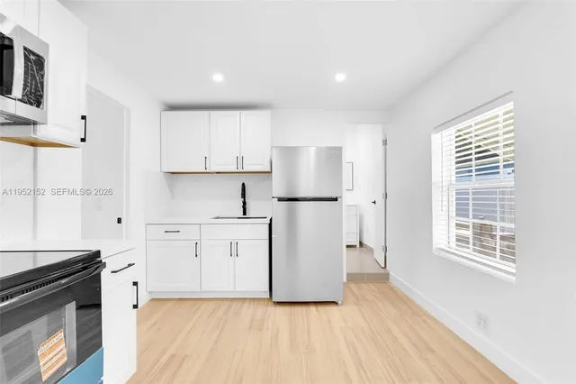 $2,995 | 2419 Coolidge Street, Unit 1, Hollywood, FL 33020