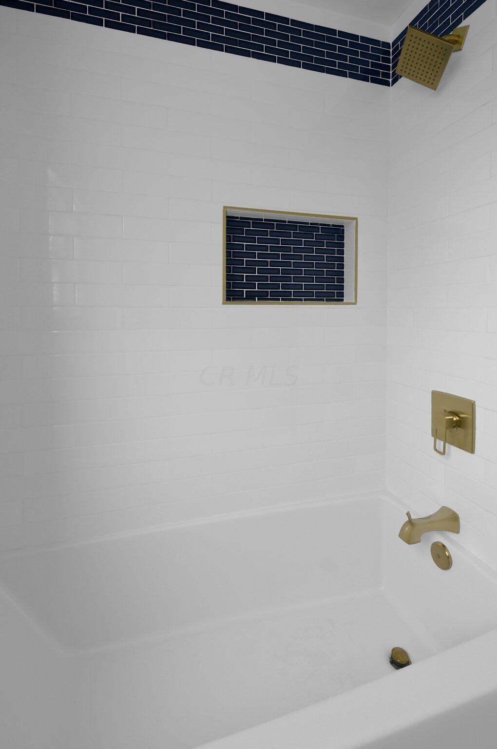 2575 Kent Road Upper Arlington, OH 43221 - Photo 41 of 91 2nd Floor Hall-Bath