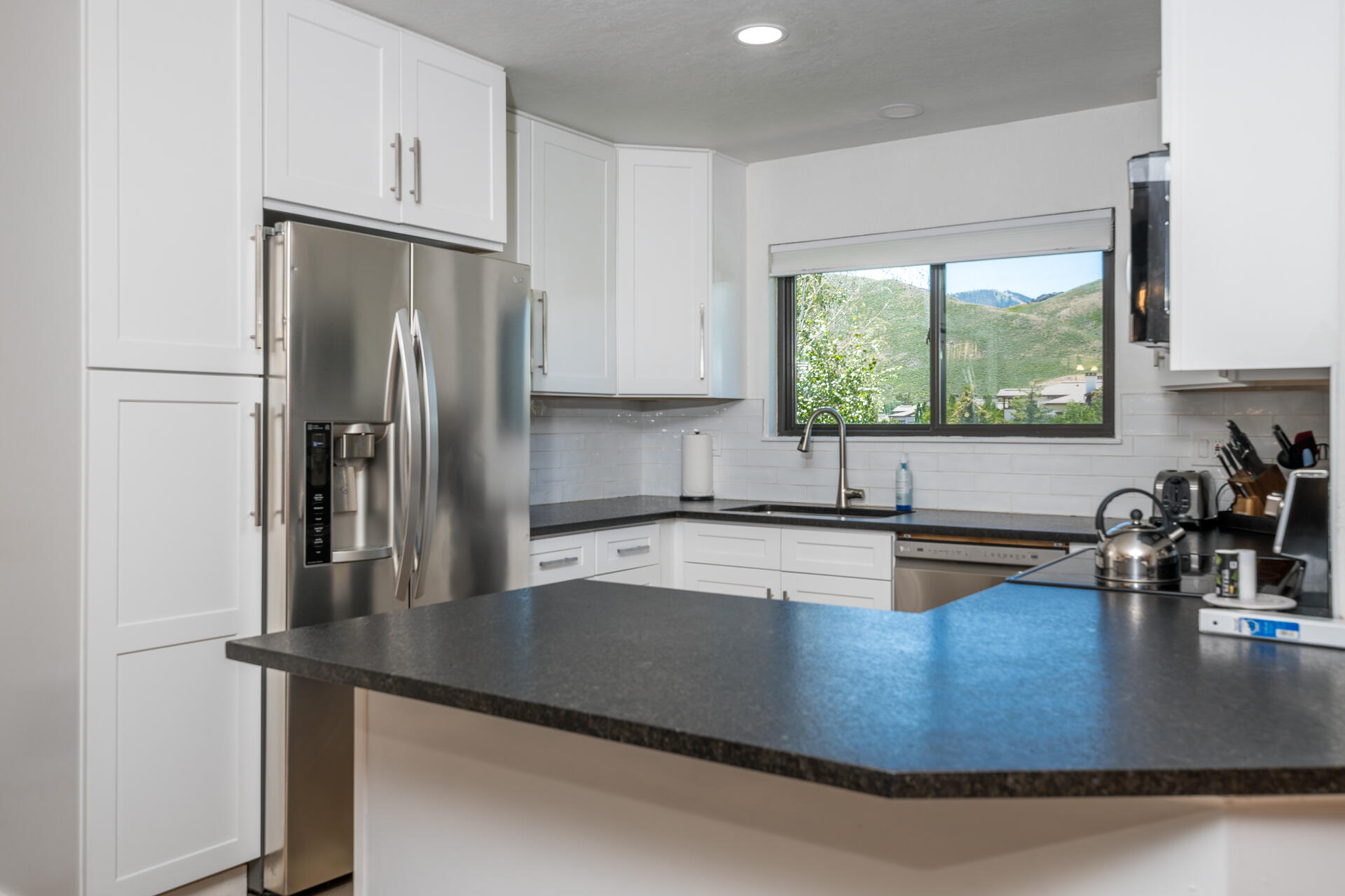 2635 Ridge Lane Sun Valley, ID 83353 - Photo 4 of 27 Kitchen