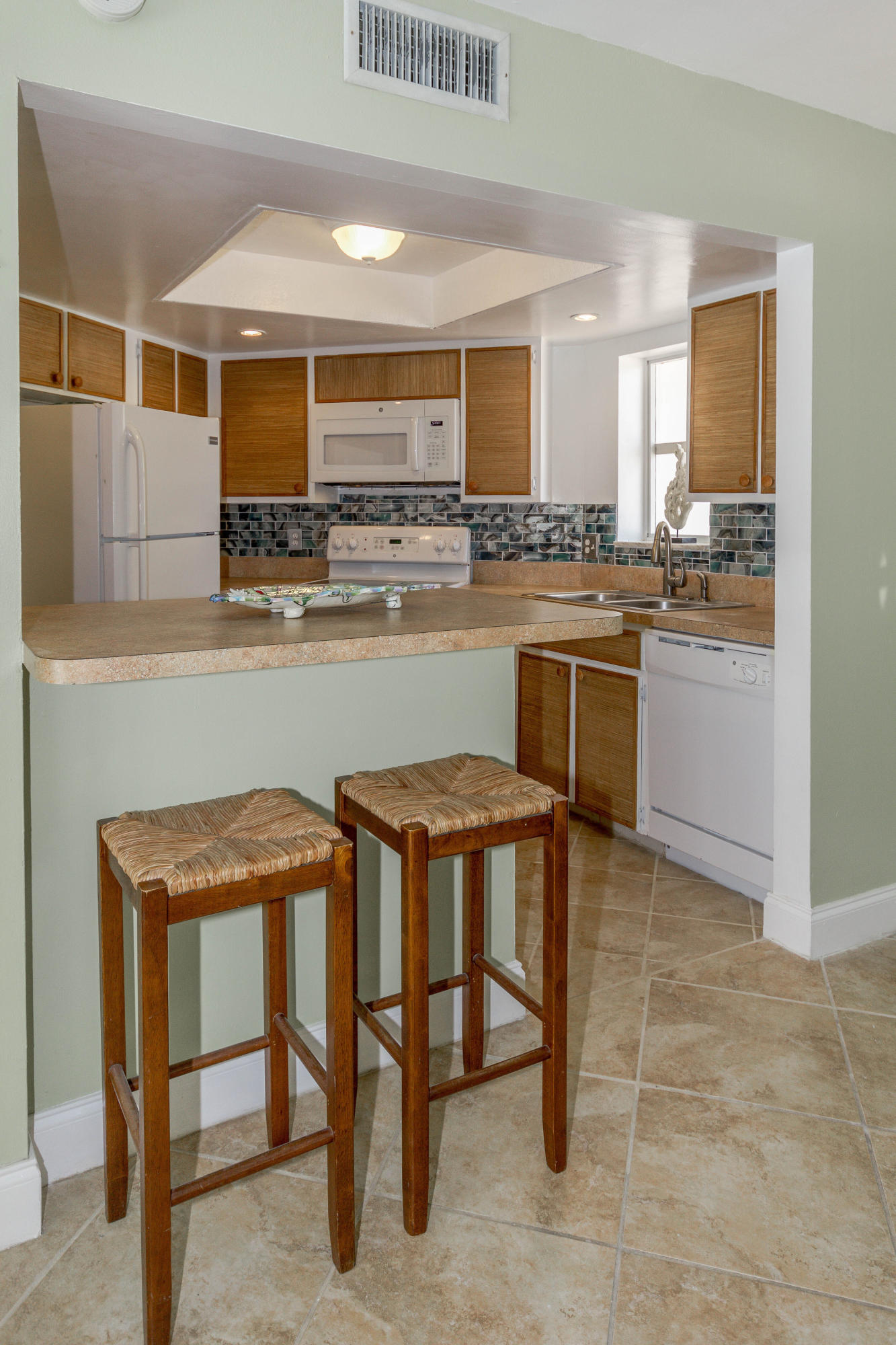 226 Seabreeze Circle Jupiter, FL 33477 - Photo 13 of 62 226 Seabreeze Cir Jupiter FL-print-012-0