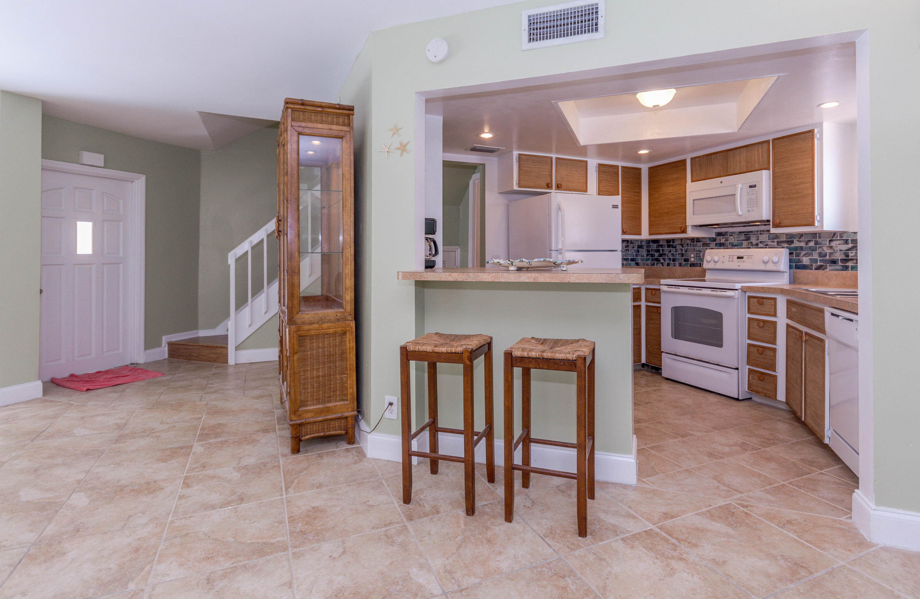 226 Seabreeze Circle Jupiter, FL 33477 - Photo 14 of 62 226 Seabreeze Cir Jupiter FL-print-015-0