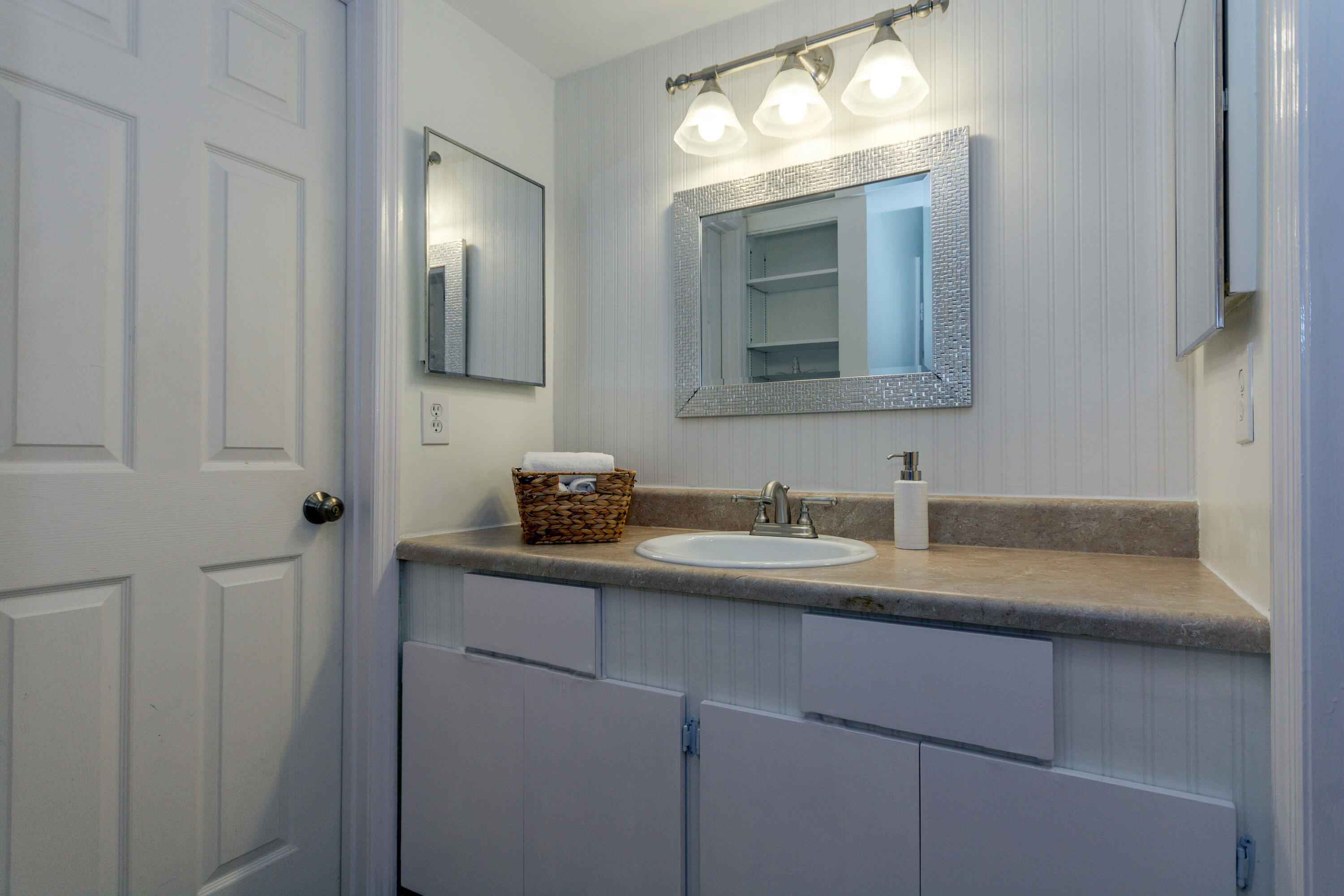 226 Seabreeze Circle Jupiter, FL 33477 - Photo 37 of 62 226 Seabreeze Cir Jupiter FL-print-040-0