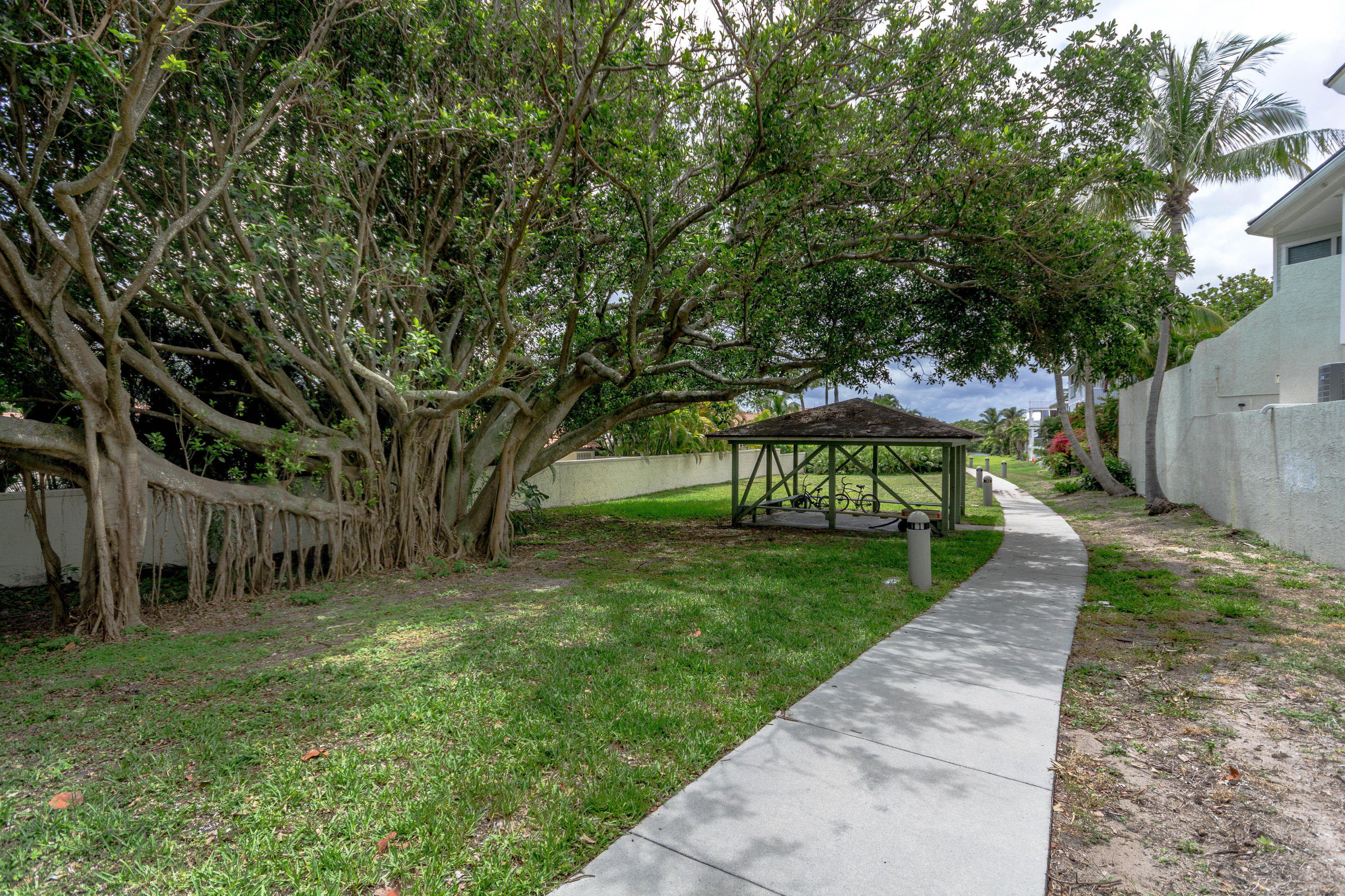 226 Seabreeze Circle Jupiter, FL 33477 - Photo 45 of 62 226 Seabreeze Cir Jupiter FL-print-050-0