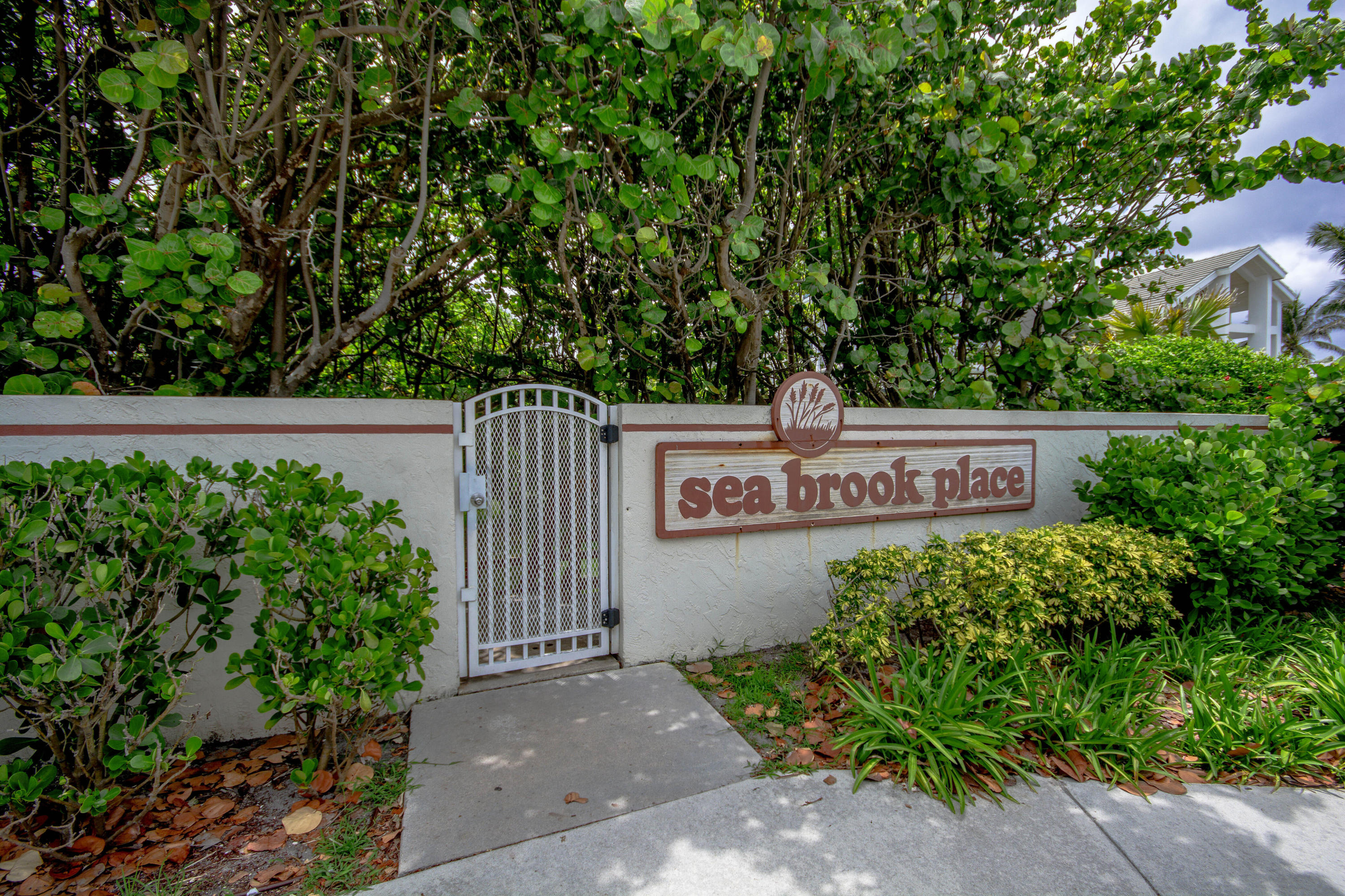 226 Seabreeze Circle Jupiter, FL 33477 - Photo 46 of 62 226 Seabreeze Cir Jupiter FL-print-051-0