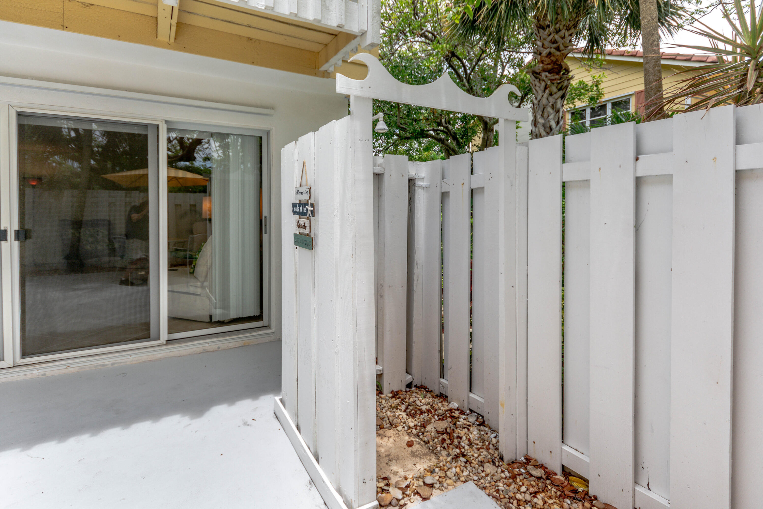 226 Seabreeze Circle Jupiter, FL 33477 - Photo 5 of 62 226 Seabreeze Cir Jupiter FL-print-007-0