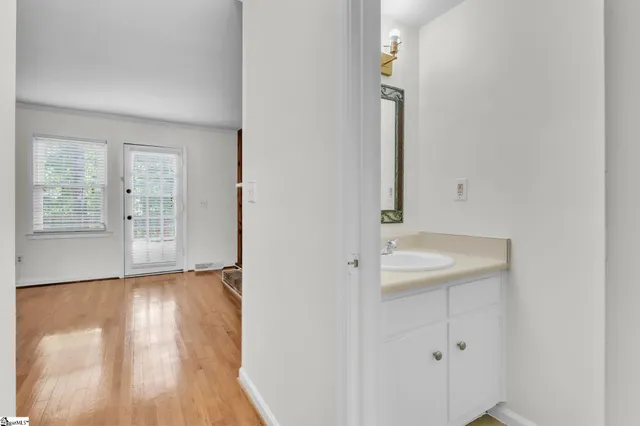 $165,000 | 11 Dover Drive, Taylors, SC 29687