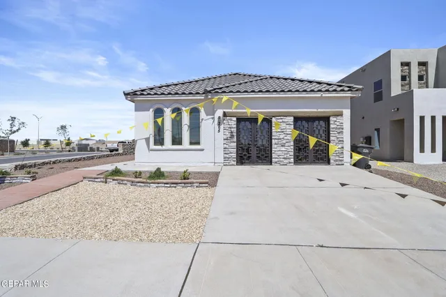 $289,950 | 265 Adamtowne Drive, El Paso, TX 79928