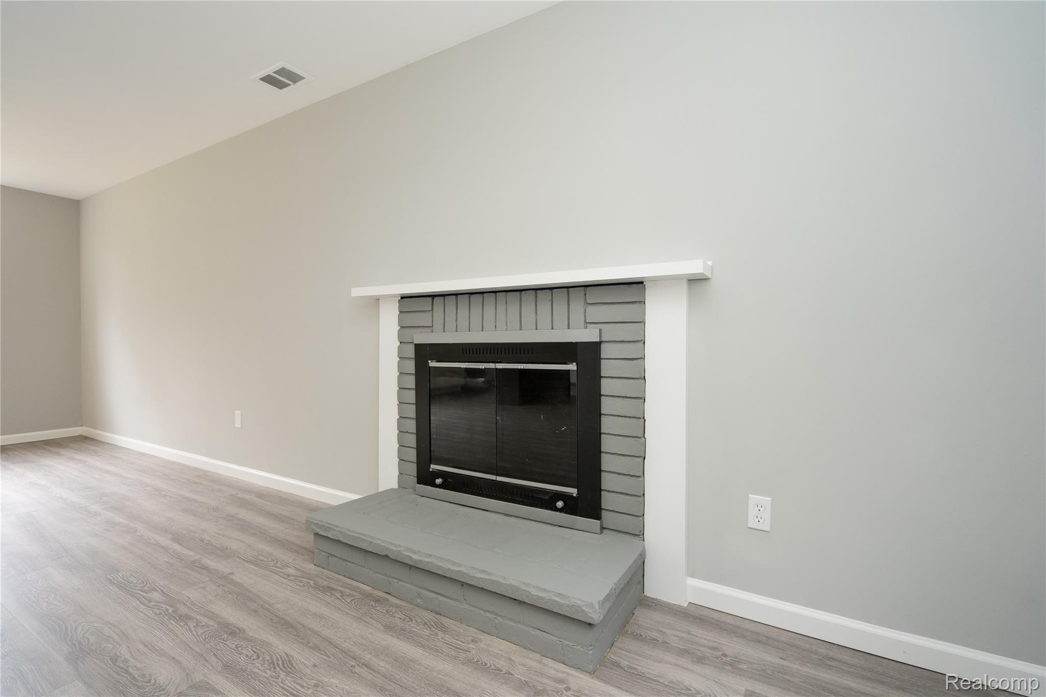 2572 North Trail Road Walled Lake, MI 48390 - Photo 26 of 59 DSC05589.jpg