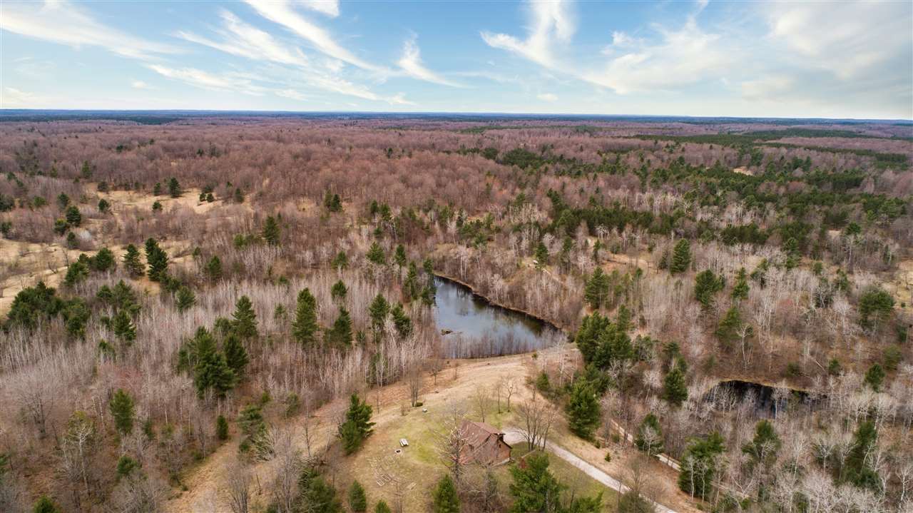 2022 Dockery Road Williamsburg, MI 49690 - Photo 33 of 52 1874131-33.JPG