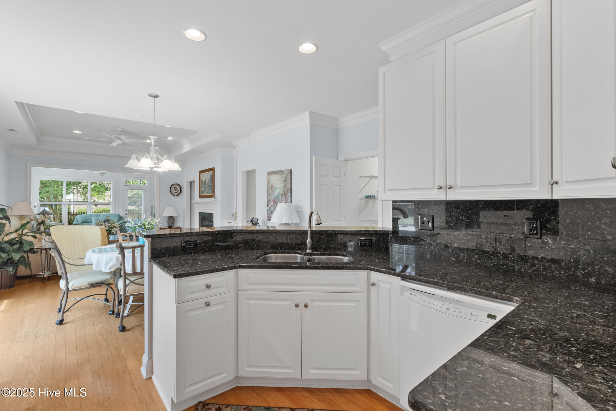 509 Wallington Road Wilmington, NC 28409 - Photo 16 of 42 19_kitchen