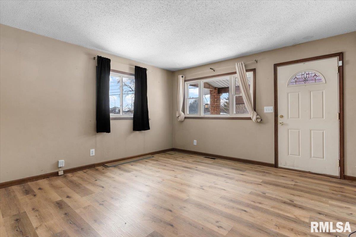 337 South Durkin Drive Springfield, IL 62704 - Photo 5 of 19