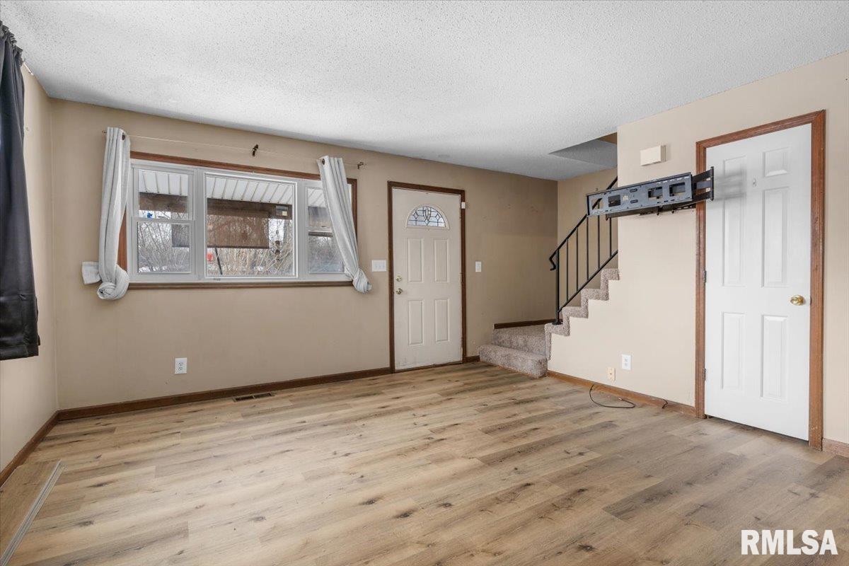 337 South Durkin Drive Springfield, IL 62704 - Photo 6 of 19