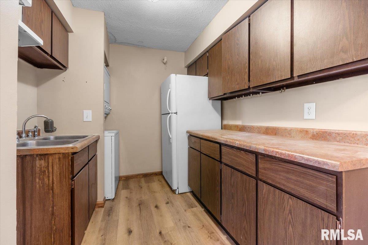 337 South Durkin Drive Springfield, IL 62704 - Photo 8 of 19