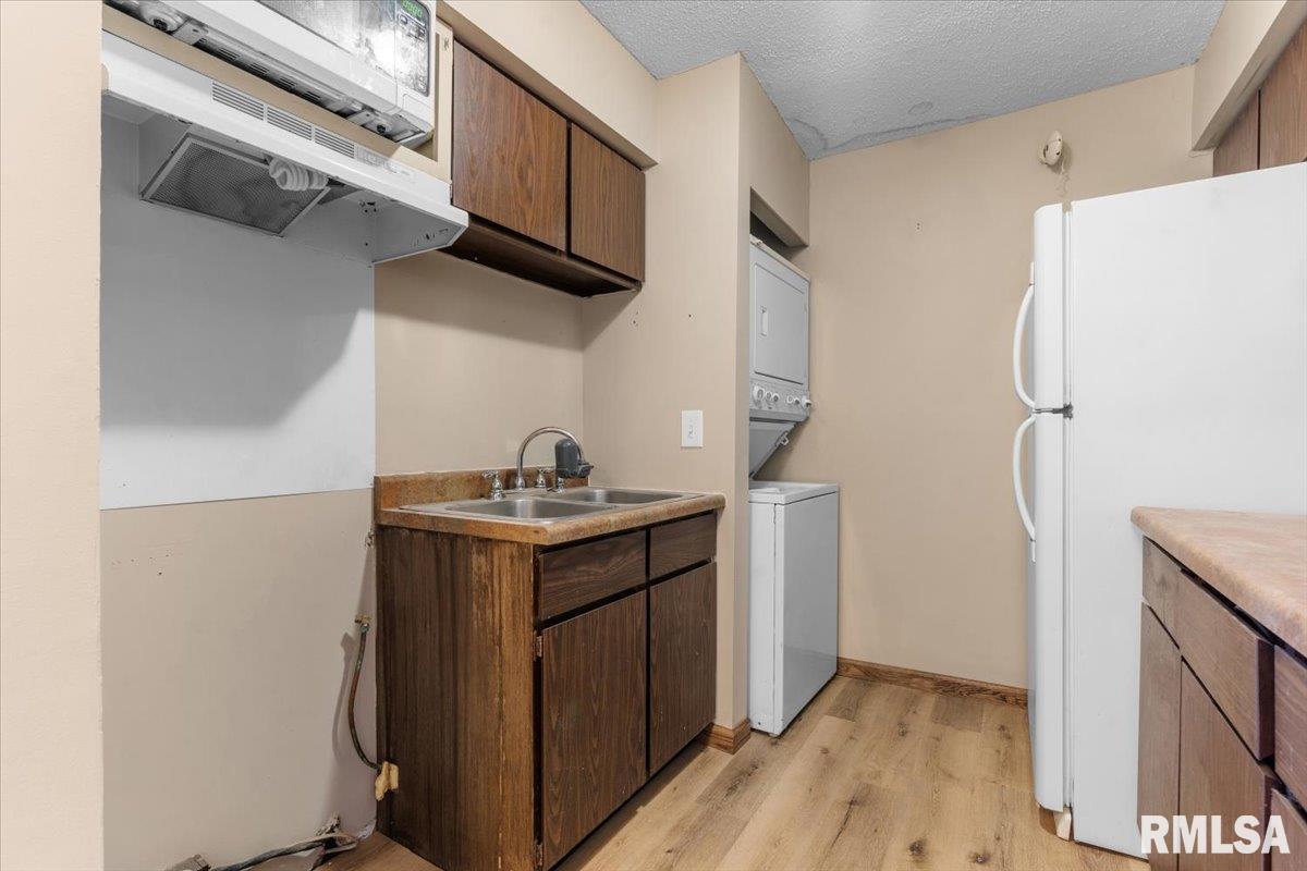 337 South Durkin Drive Springfield, IL 62704 - Photo 9 of 19