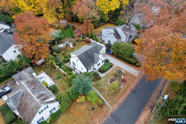 $799,000 | 54 Oak Avenue, Tenafly, NJ 07670