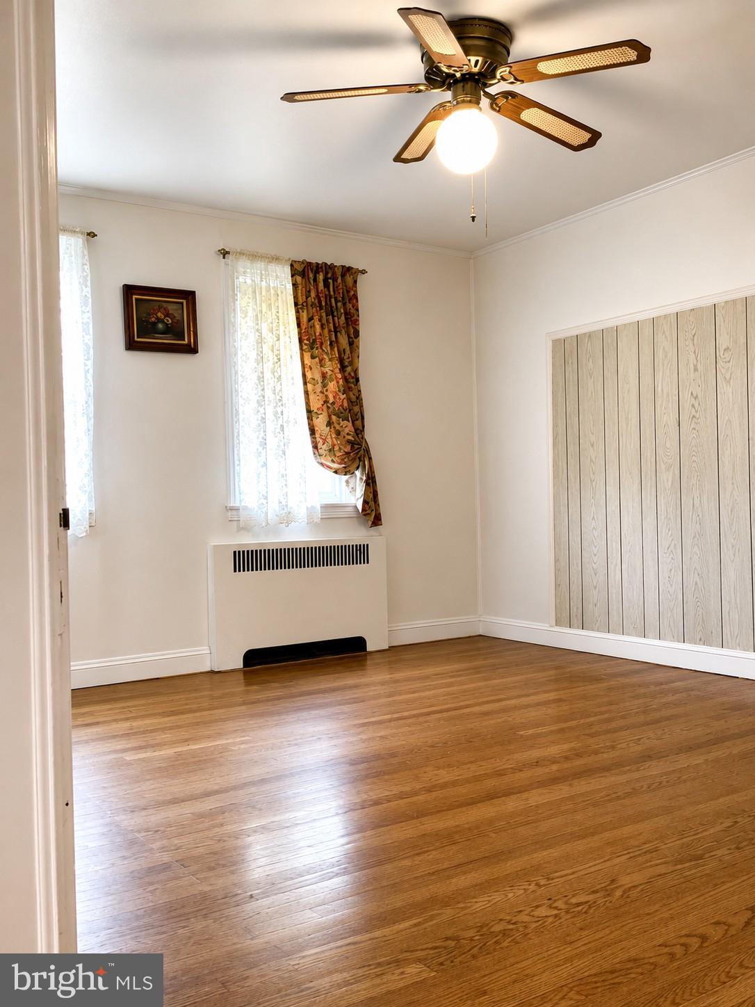 1547 Lochwood Road Baltimore, MD 21218 - Photo 11 of 30 Extra Large Main Bedroom