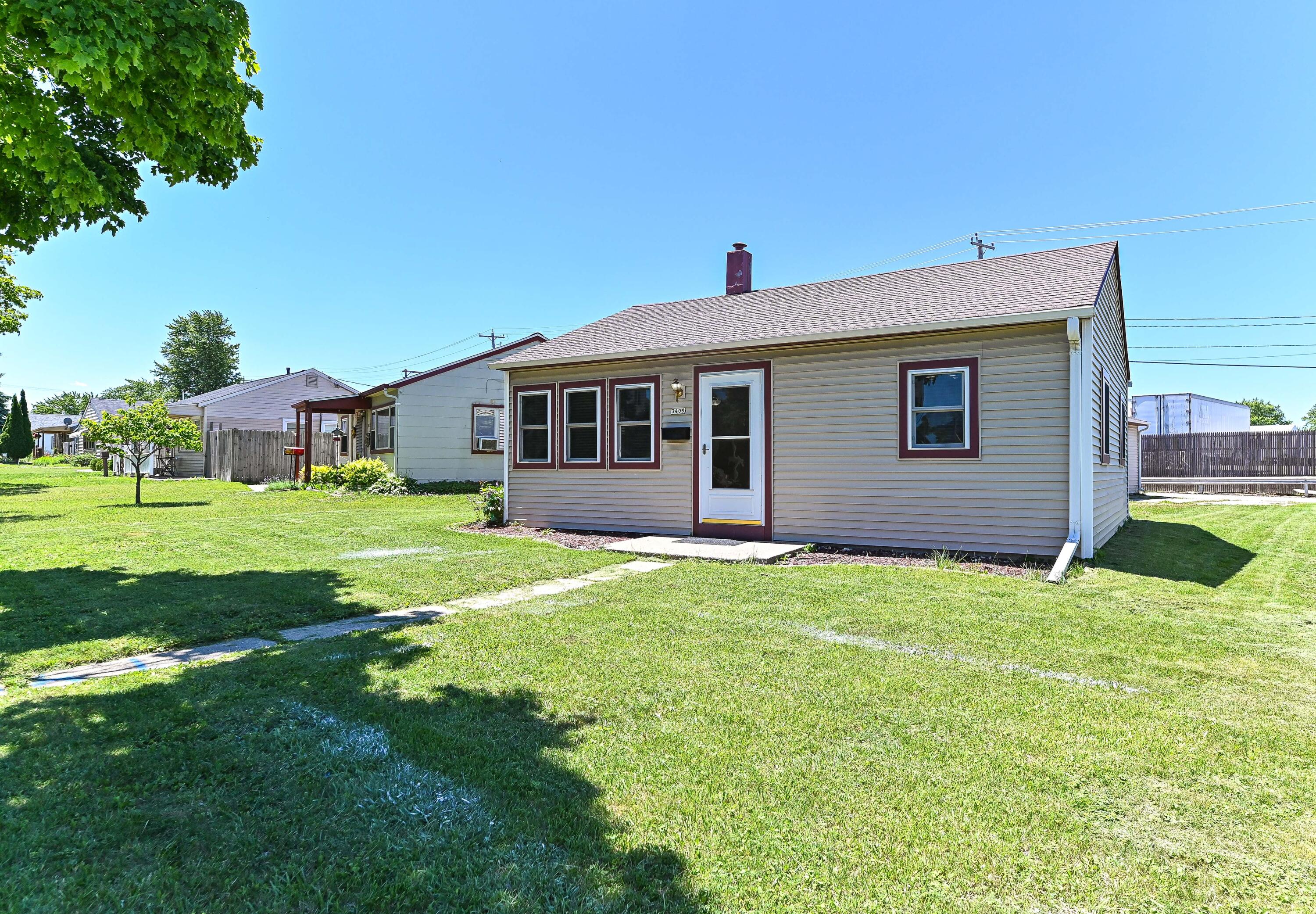 3409 South 20th Street Milwaukee, WI 53215 - Photo 1 of 28 s 20th-1