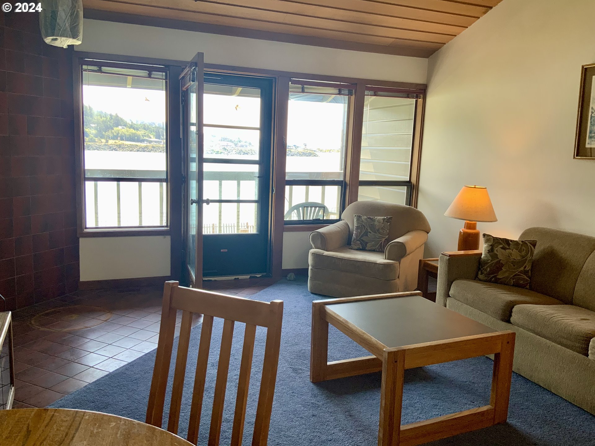94304 Wedderburn Loop, Unit 429 Gold Beach, OR 97444 - Photo 8 of 19 Living Room